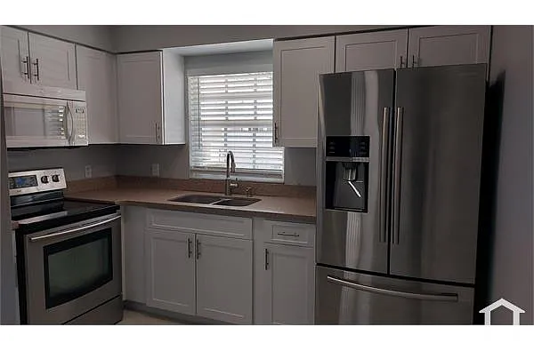 Building Photo - 3607 W Idlewild Ave #301