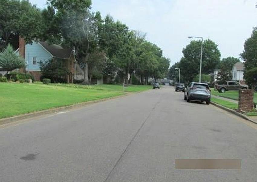 2nd image of 2425 Willinghurst Dr