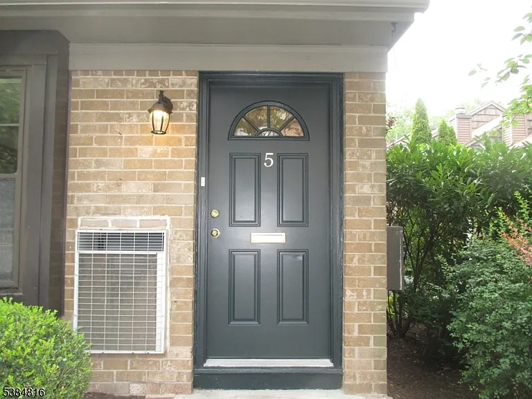 181 Long Hill Rd #N5 — Photo 2