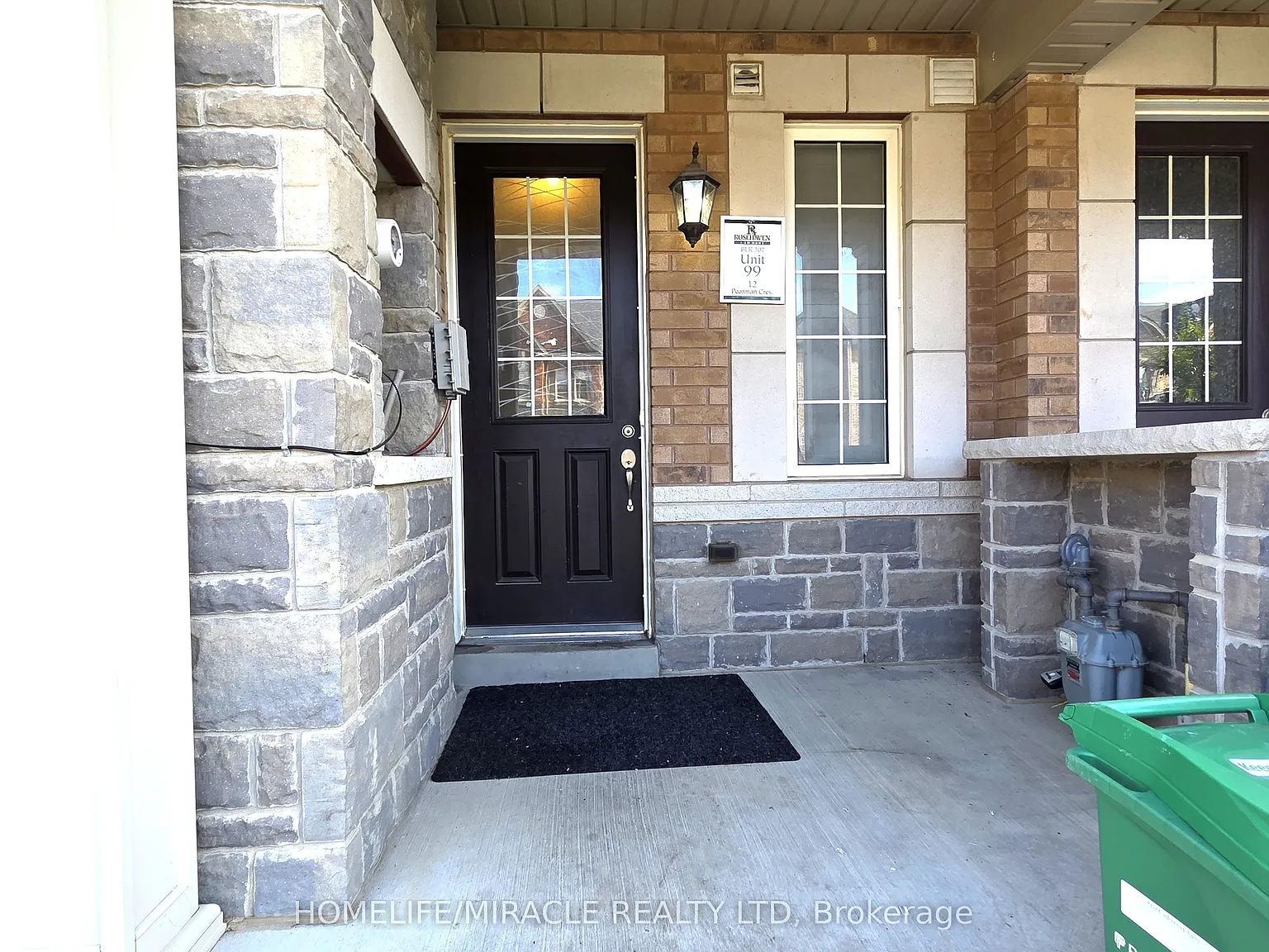 3 bed, $2,700 — Photo 2