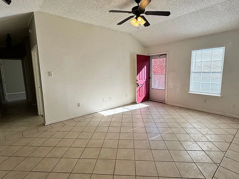 6130 Avenue P — Photo 4
