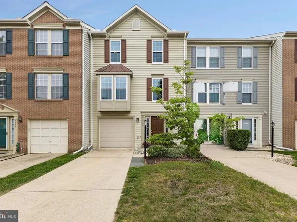7452 Gadsby Sq, Alexandria, VA 22315