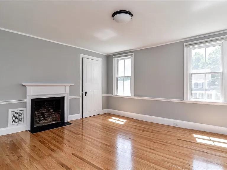 16 Pleasant St — Photo 20