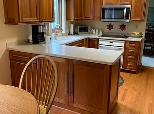 352 Quail Run Dr, Broadview Heights, OH 44147