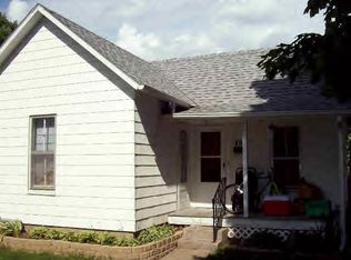 1612 S 13th St, Burlington, IA 52601