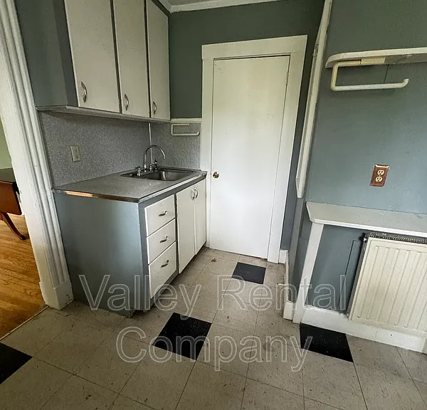 217 State St #1 — Photo 4