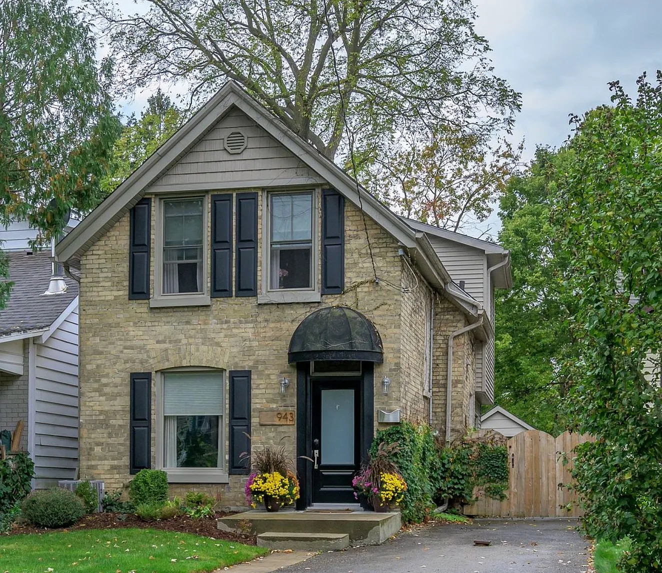 4 bed, 1500 sqft, $1,000 — Photo 1