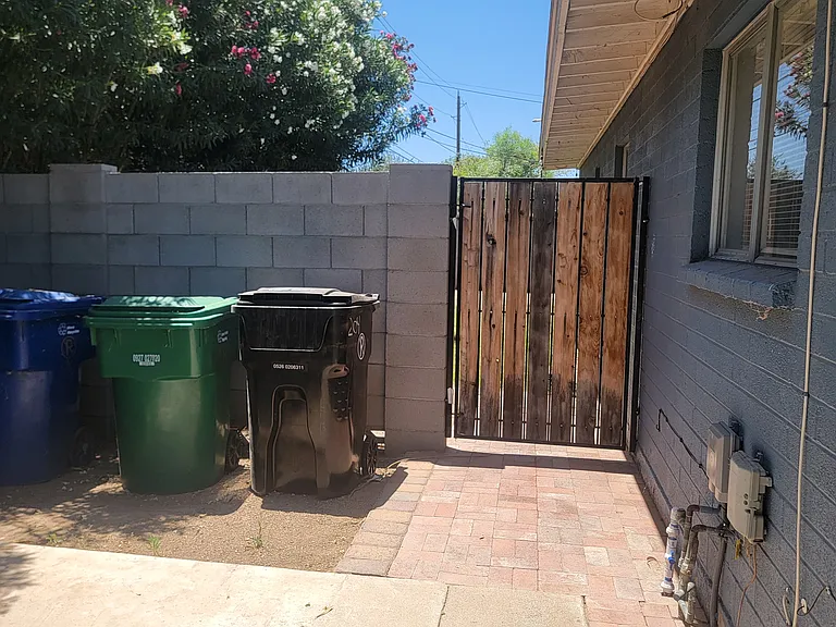 204 N Standage — Photo 37