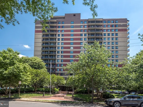 801 N Pitt St APT 1401, Alexandria, VA 22314
