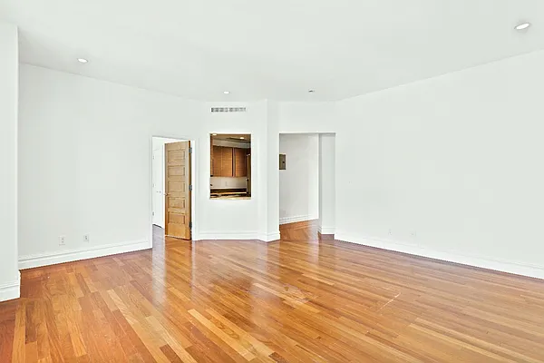 Rented by Keller Williams NYC | media 32
