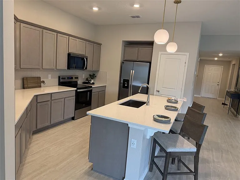 2602 Lola Ln — Photo 31