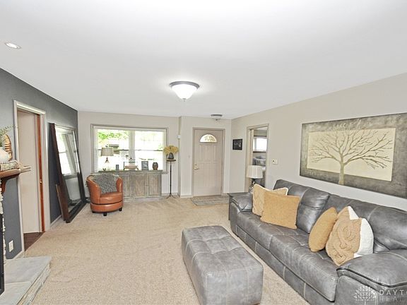 3rd image of 419 Avenue B