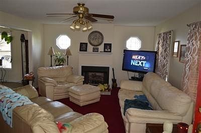 3rd image of 320 Morehead Dr
