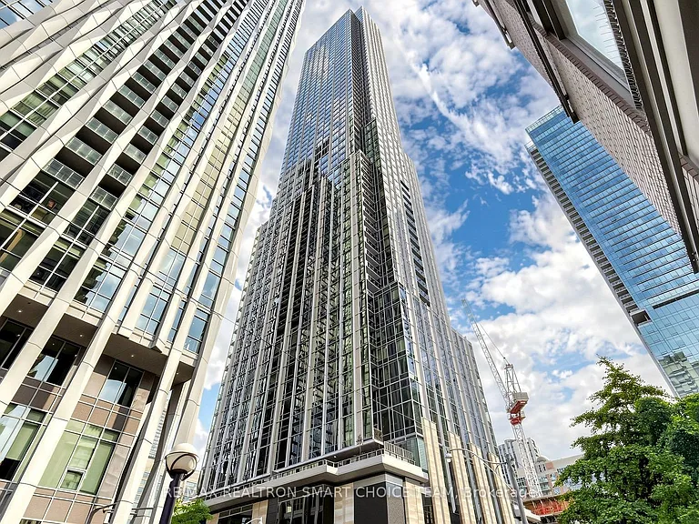 11 Yorkville Ave #5002 — Photo 4