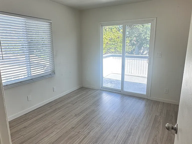 579 Casselman St #3 — Photo 5
