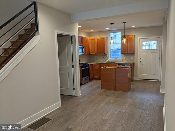 2nd image of 2230 Coral St