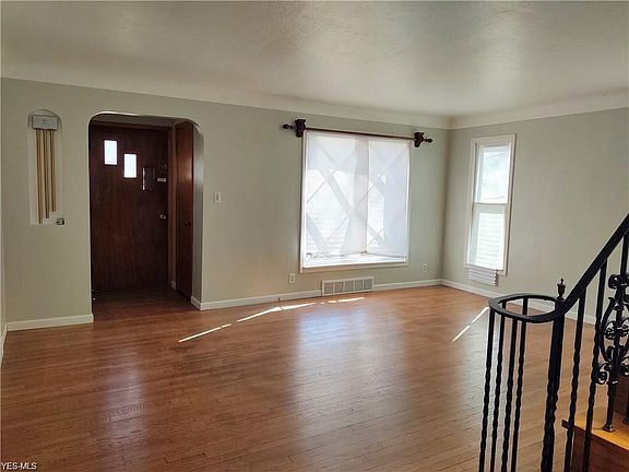 5th image of 7634 Mapleway Dr