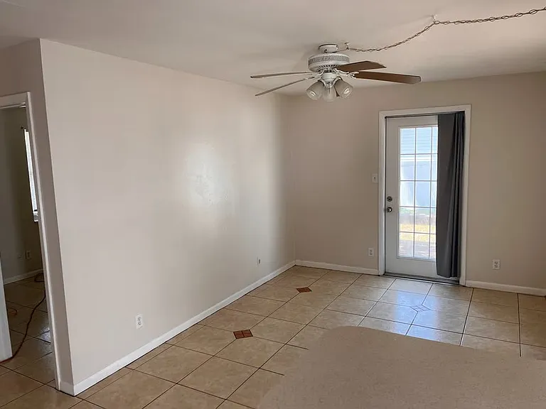 919 19th Ave N #4 — Photo 9