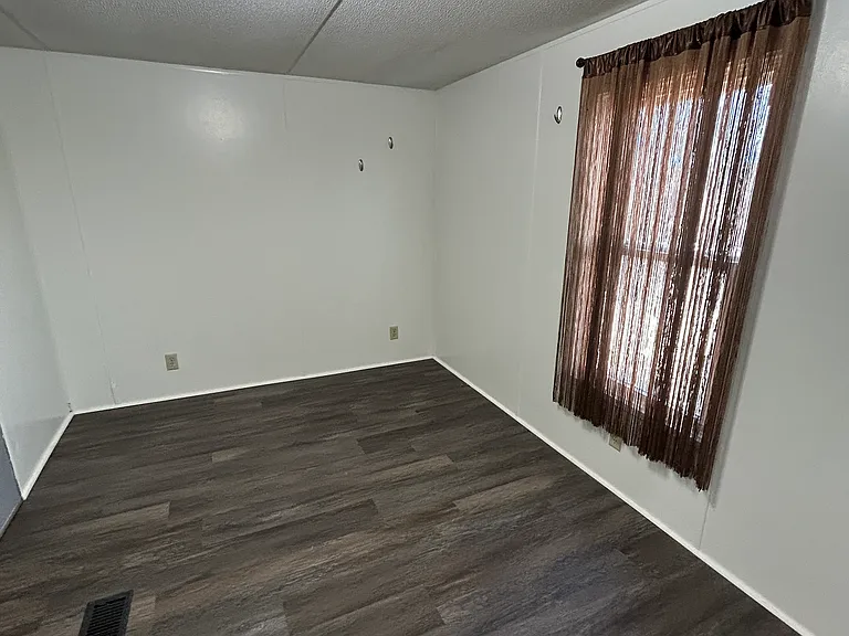919 N Main St — Photo 9