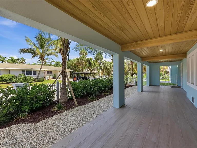 115 Aqua Ln — Photo 52