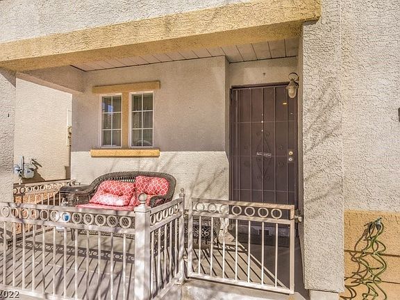 3rd image of 9128 Gabardine Ave
