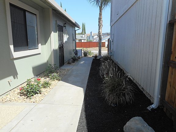 5th image of 490 Allisha Ln