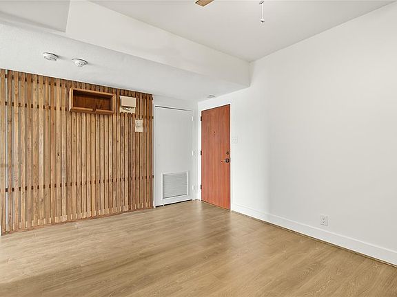 5th image of 1400 Hermann Dr Unit 5C