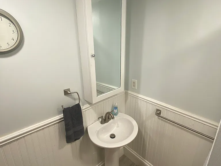 520 King George Ave SW — Photo 39