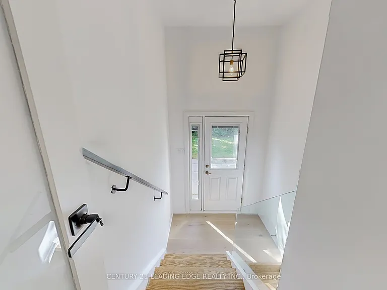 2240 Springfield Ct — Photo 26