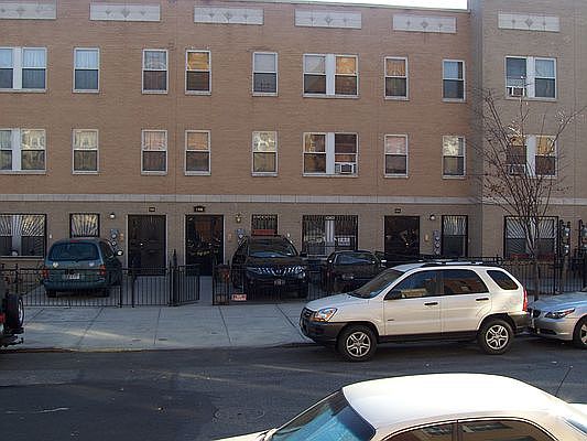 1st image of 166 Jefferson Ave #2