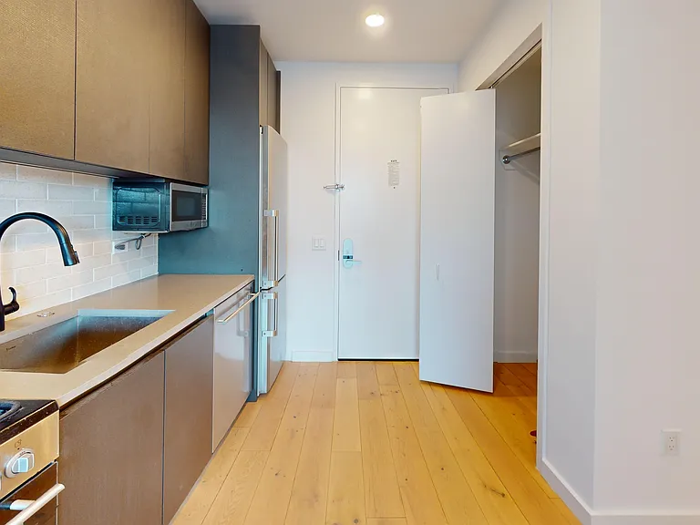 14474 Northern Blvd #7C — Photo 6