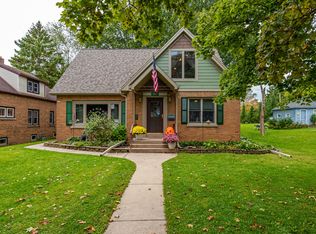 547 N Montgomery St, Pt Washington, WI 53074