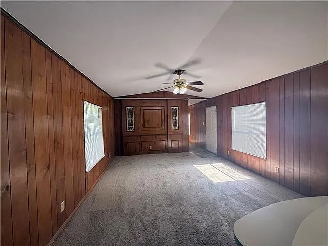 3 bed, 2.0 bath, 1200 sqft, $950 — Photo 2
