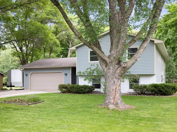 15015 W Vermillion Cir NE, Ham Lake, MN 55304