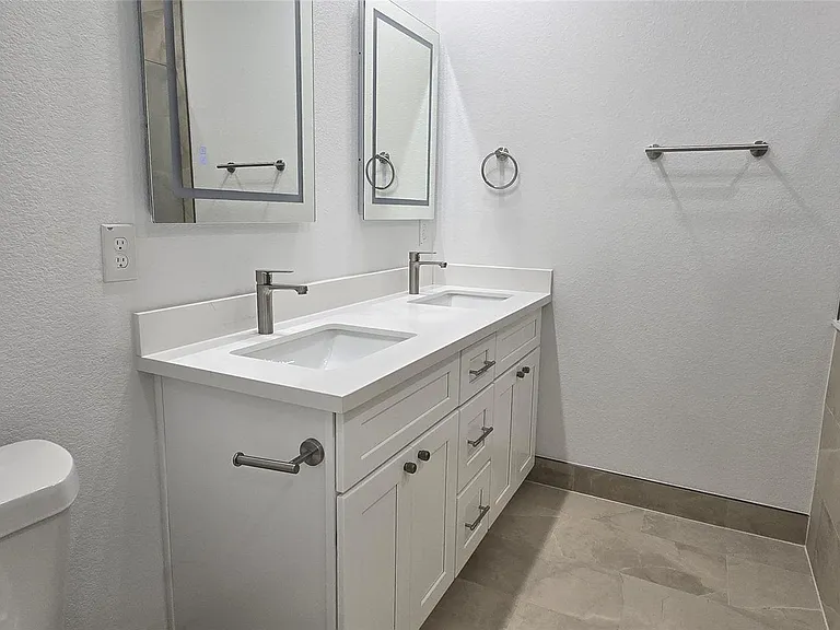 1475 Ferguson Way #A — Photo 18