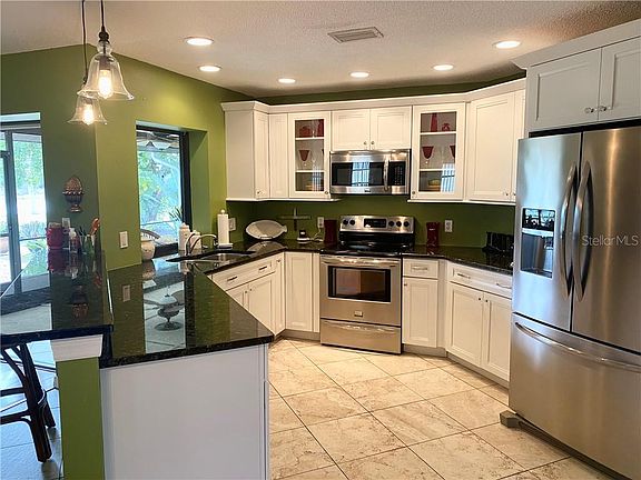 4th image of 3221 Meadow Run Dr