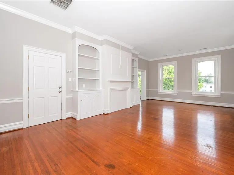 457 N Potomac St — Photo 4
