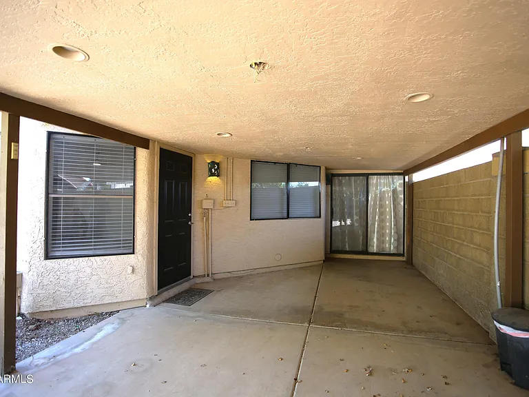 924 E Manor Dr — Photo 30