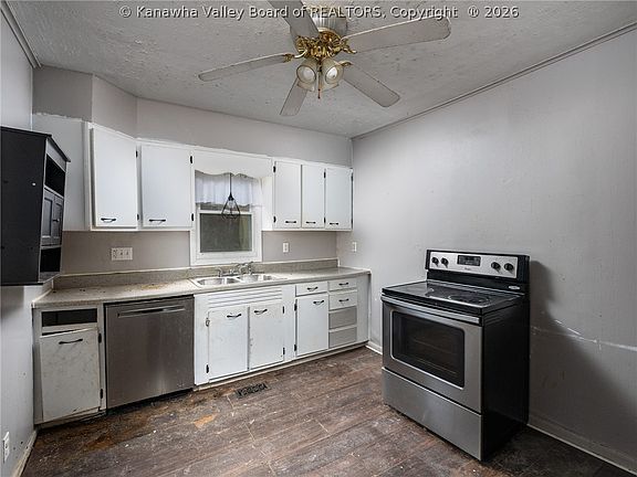 4th image of 544 Cane Fork Ln