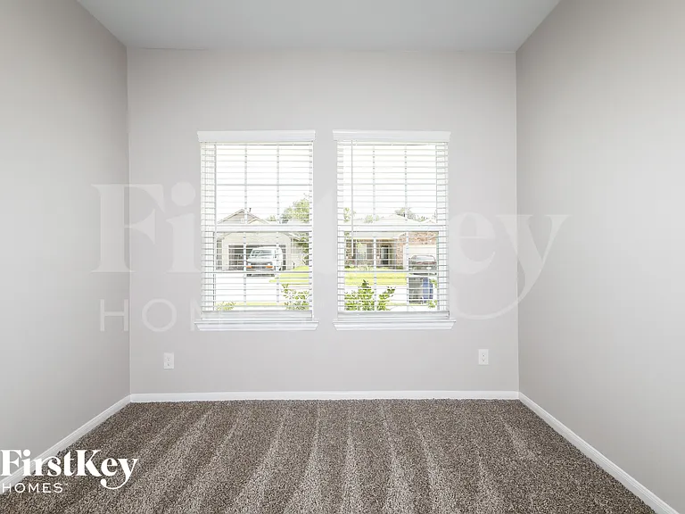 811 Steam Ridge Ln — Photo 12