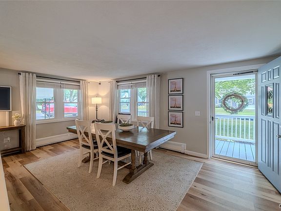 4th image of 107 Williams St