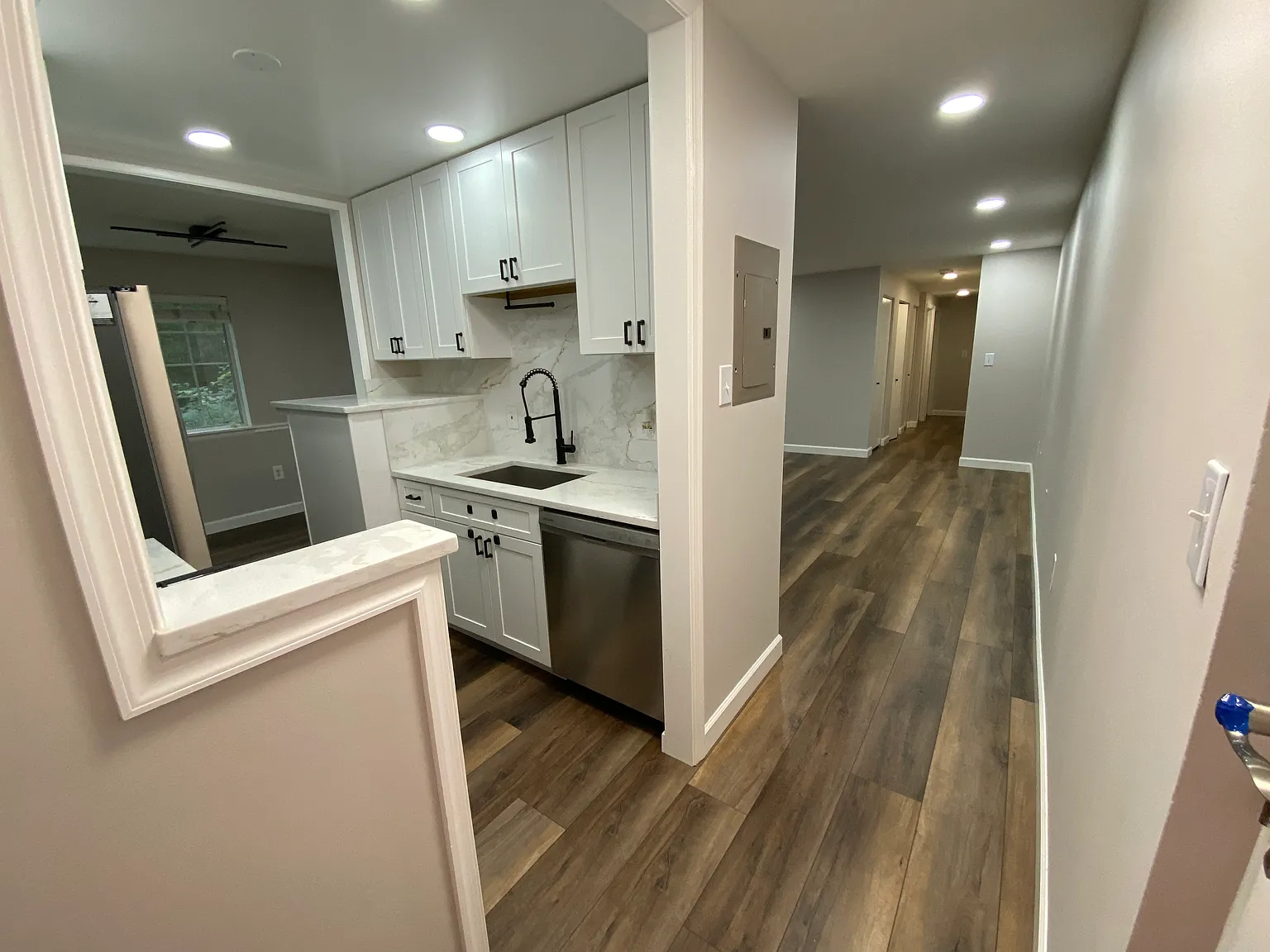 2 bed, 977 sqft, $2,350 — Photo 2