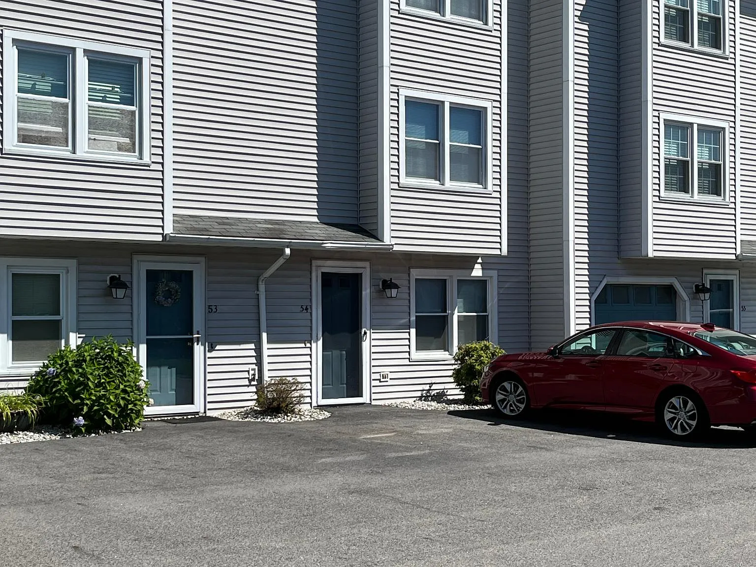 2 bed, 1.5 bath, 1150 sqft, $1,950 — Photo 2