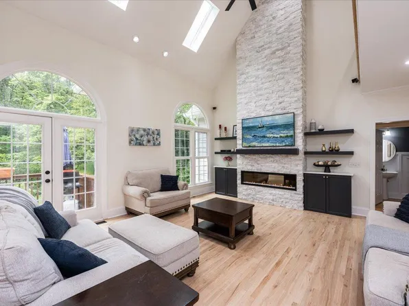 6916 Pinnacle Ridge Rd, Raleigh, NC 27603
