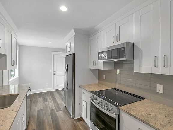 4th image of 2063 Oak Water Dr