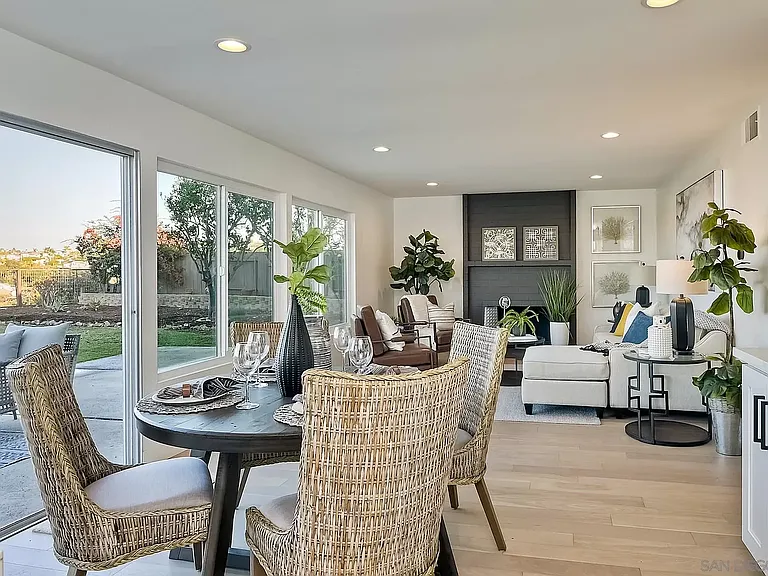 2722 La Golondrina St — Photo 30