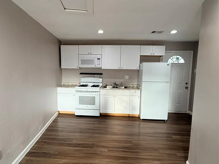 13217 Player St #B — Photo 3