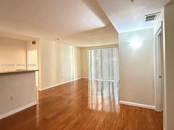 4th image of 7940 N Nob Hill Rd APT 204