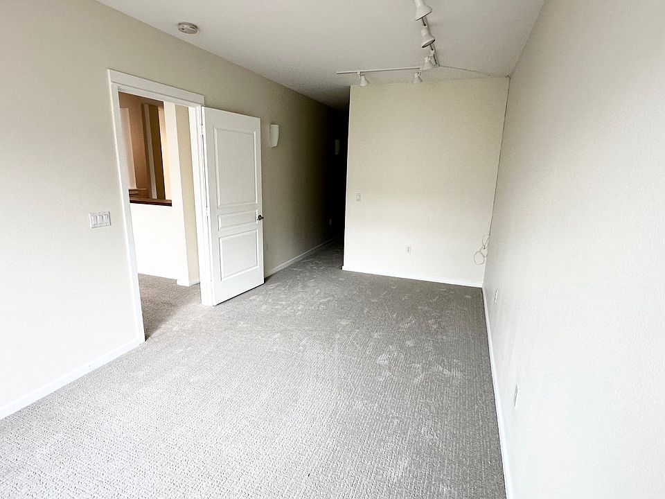 Huge main bedroom.