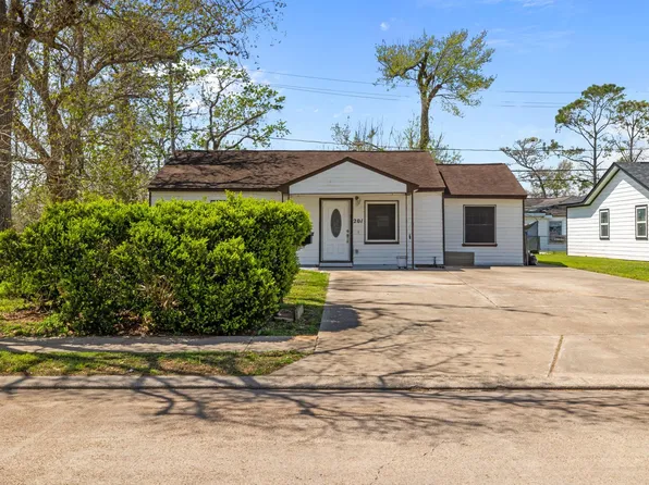 201 Huisache St, Lake Jackson, TX 77566
